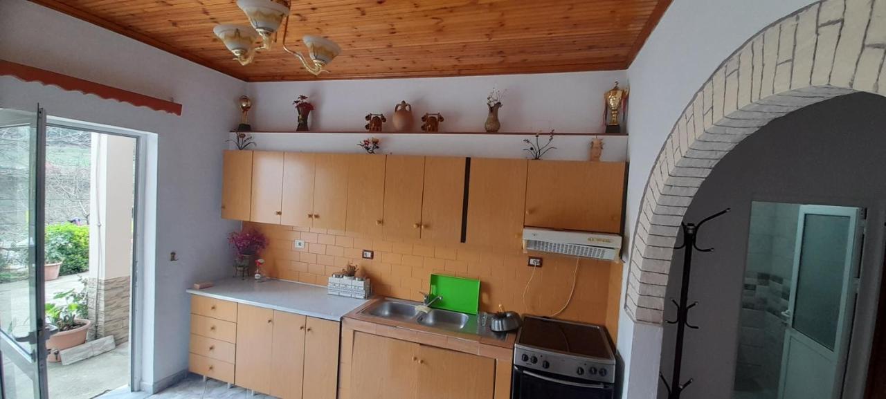 Honey-House “Kastrioti” Appartement Përmet Kamer foto