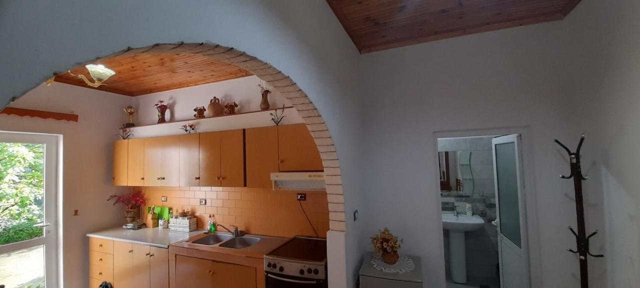Honey-House “Kastrioti” Appartement Përmet Buitenkant foto