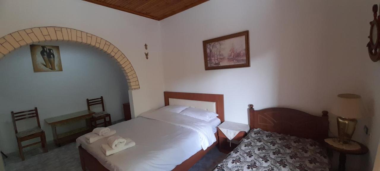 Honey-House “Kastrioti” Appartement Përmet Buitenkant foto