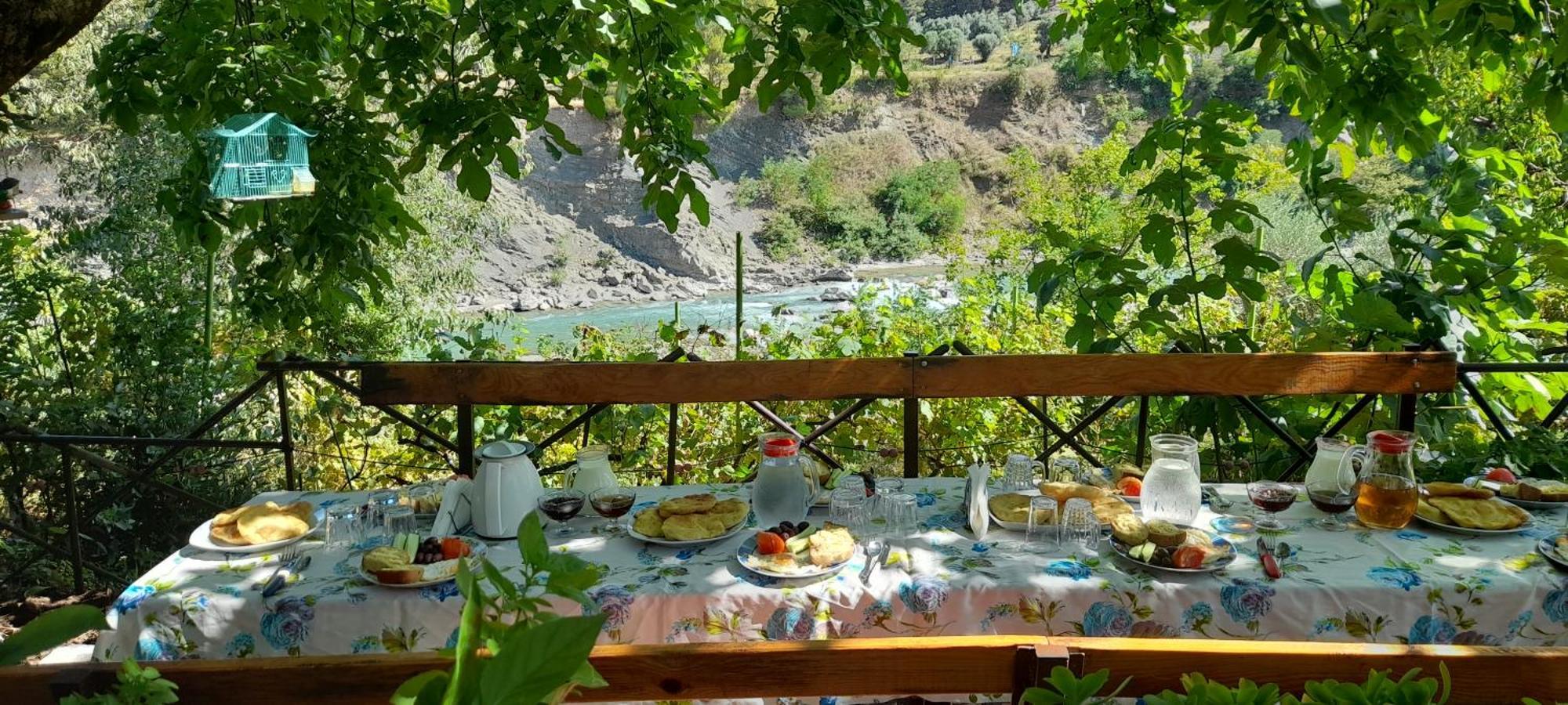 Honey-House “Kastrioti” Appartement Përmet Buitenkant foto