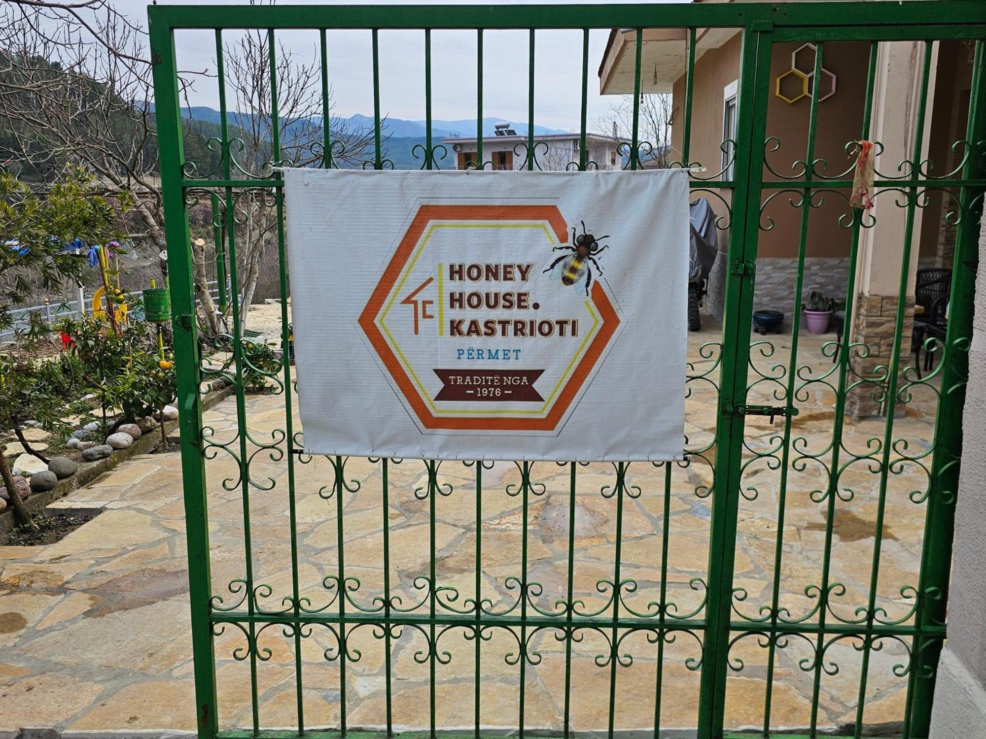 Honey-House “Kastrioti” Appartement Përmet Buitenkant foto